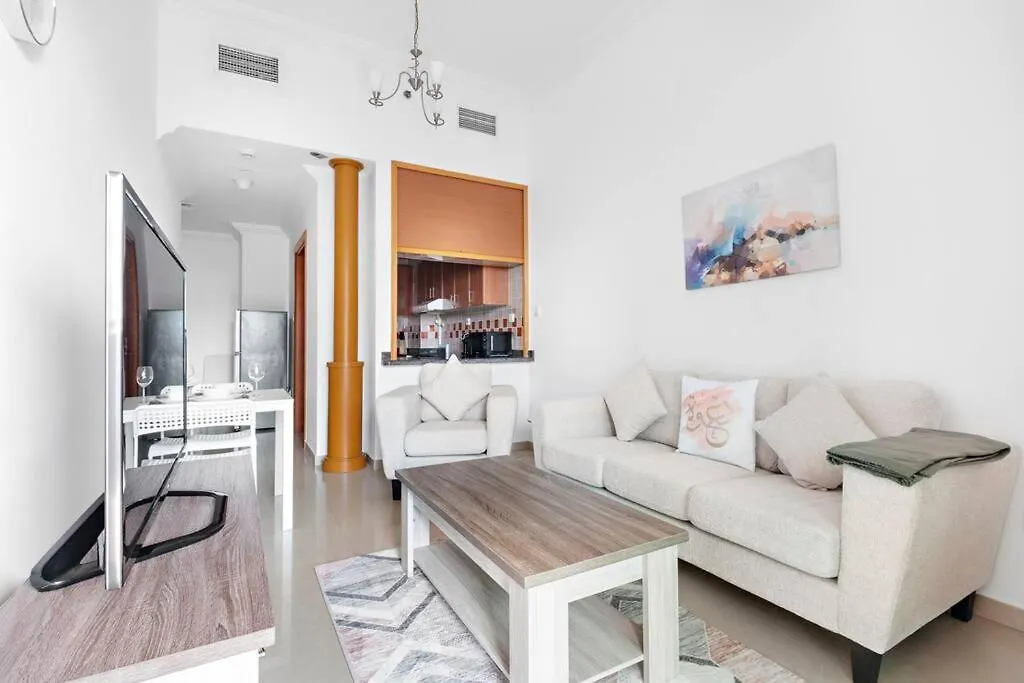 Daire Stonetree - Furnished 1Br With Spacious Balcony Dubai